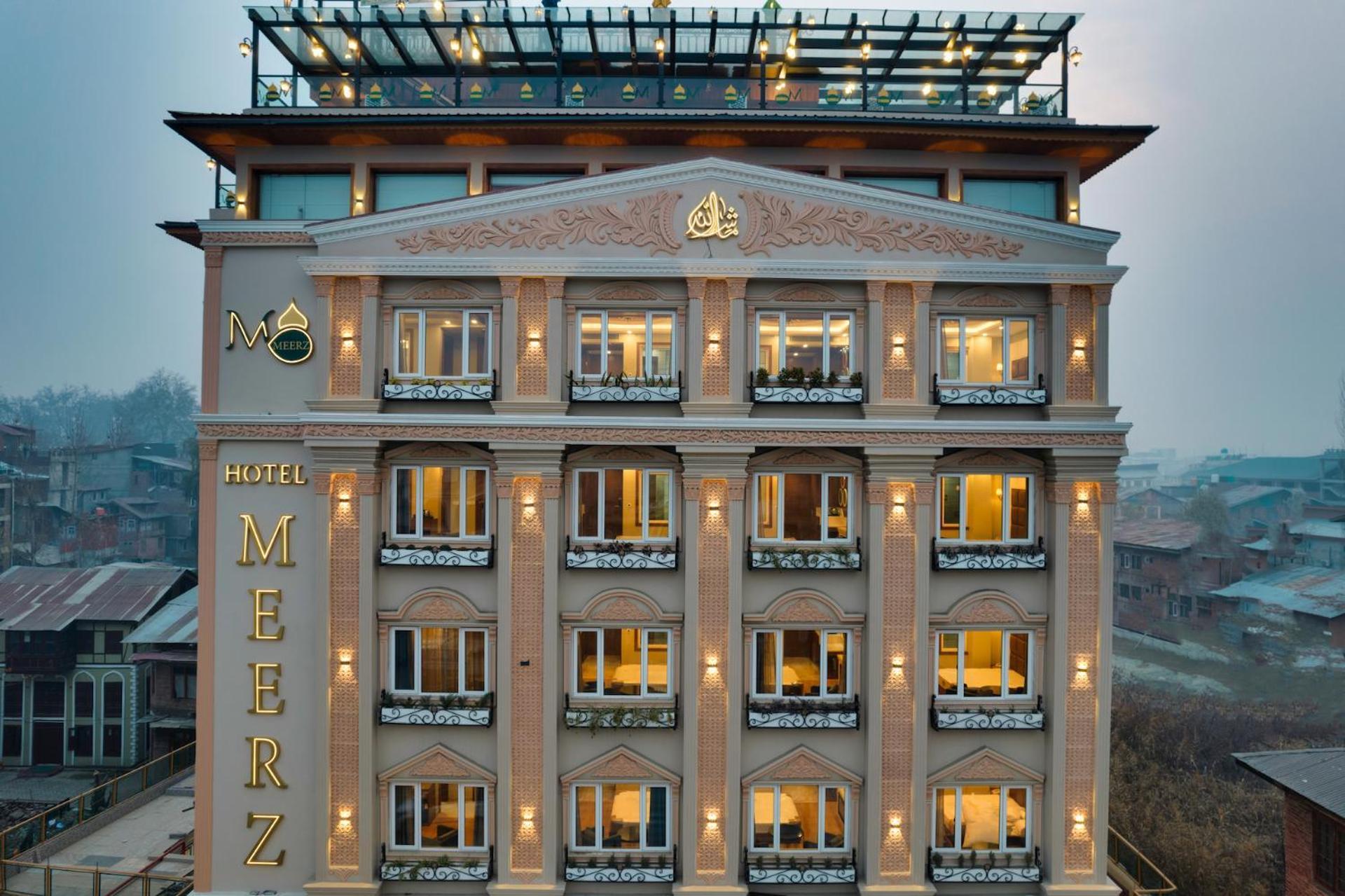 Hotel Meerz ศรีนาการ์ ภายนอก รูปภาพ