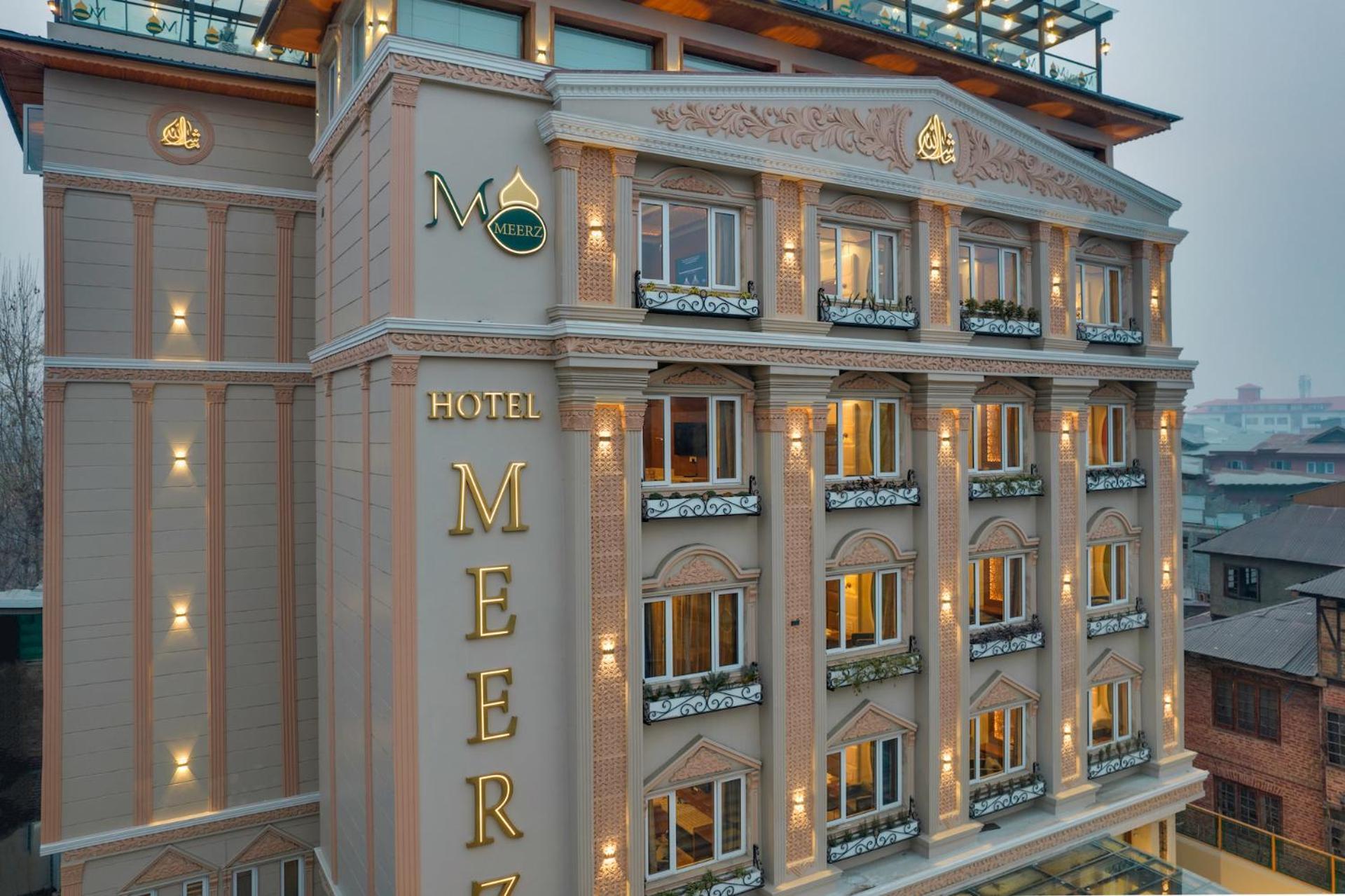 Hotel Meerz ศรีนาการ์ ภายนอก รูปภาพ